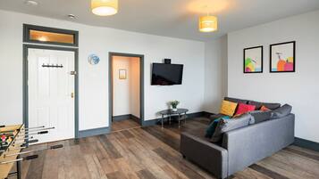 Smart TV, table football