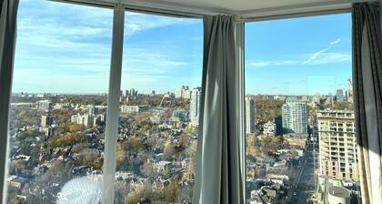 Luxury 1+1 bdrm condo in prime posh Yorkville