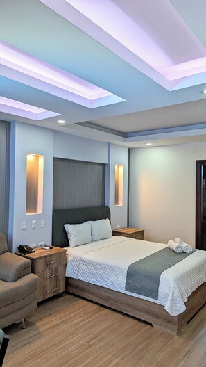 Premium bedding, blackout drapes, soundproofing, free WiFi - Hotel Cayuga (Puntarenas)