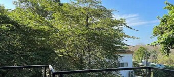 Unbeatable location.Walking distance to everything!