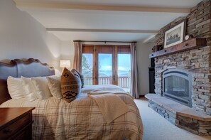 3 camere, una scrivania, Wi-Fi gratuito, lenzuola