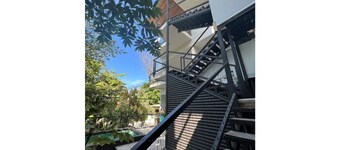 Great Location. Walking distance to the beach!