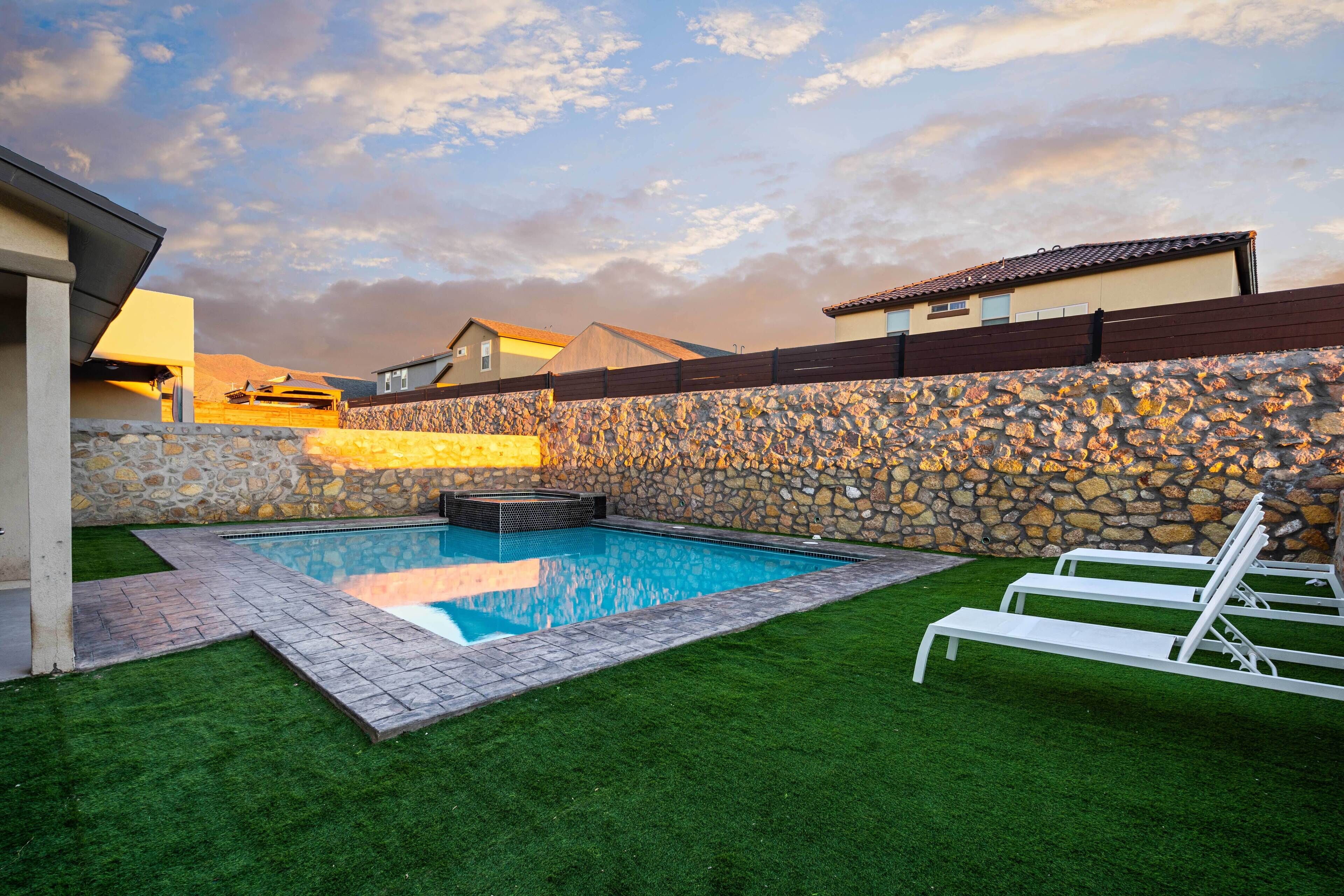 Sun City Oasis 5 bedroom