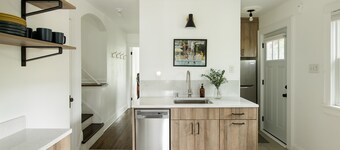 Quiet and Modern Designed Cottage in St Paul