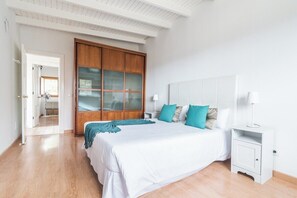 3 Schlafzimmer, Bügeleisen/Bügelbrett, WLAN, Bettwäsche