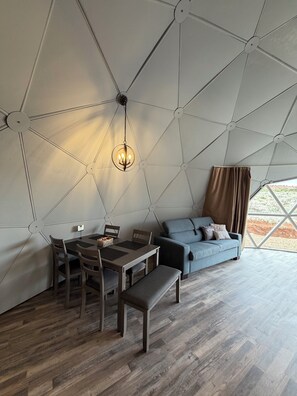 King Luxury Dome 15 | Living area - Bryce Glamp And Camp (Cannonville)