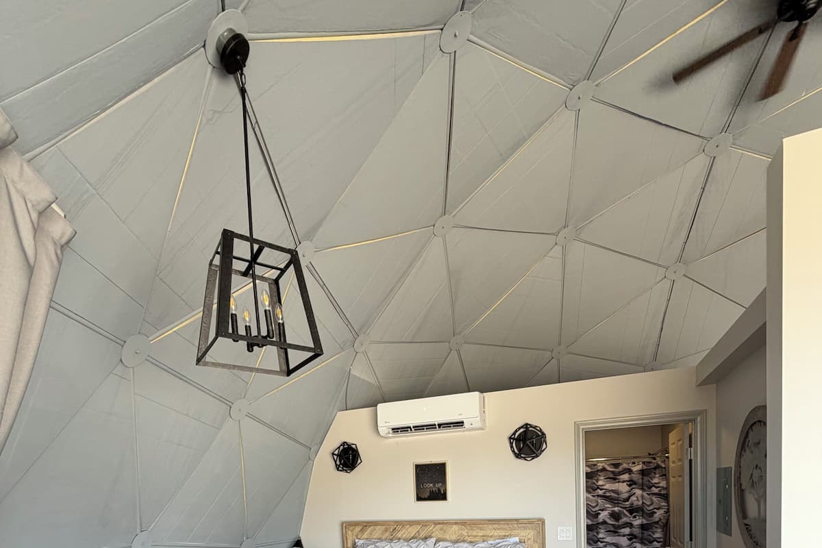 King Luxury Dome 11 | Individually decorated, individually furnished, free WiFi, bed sheets