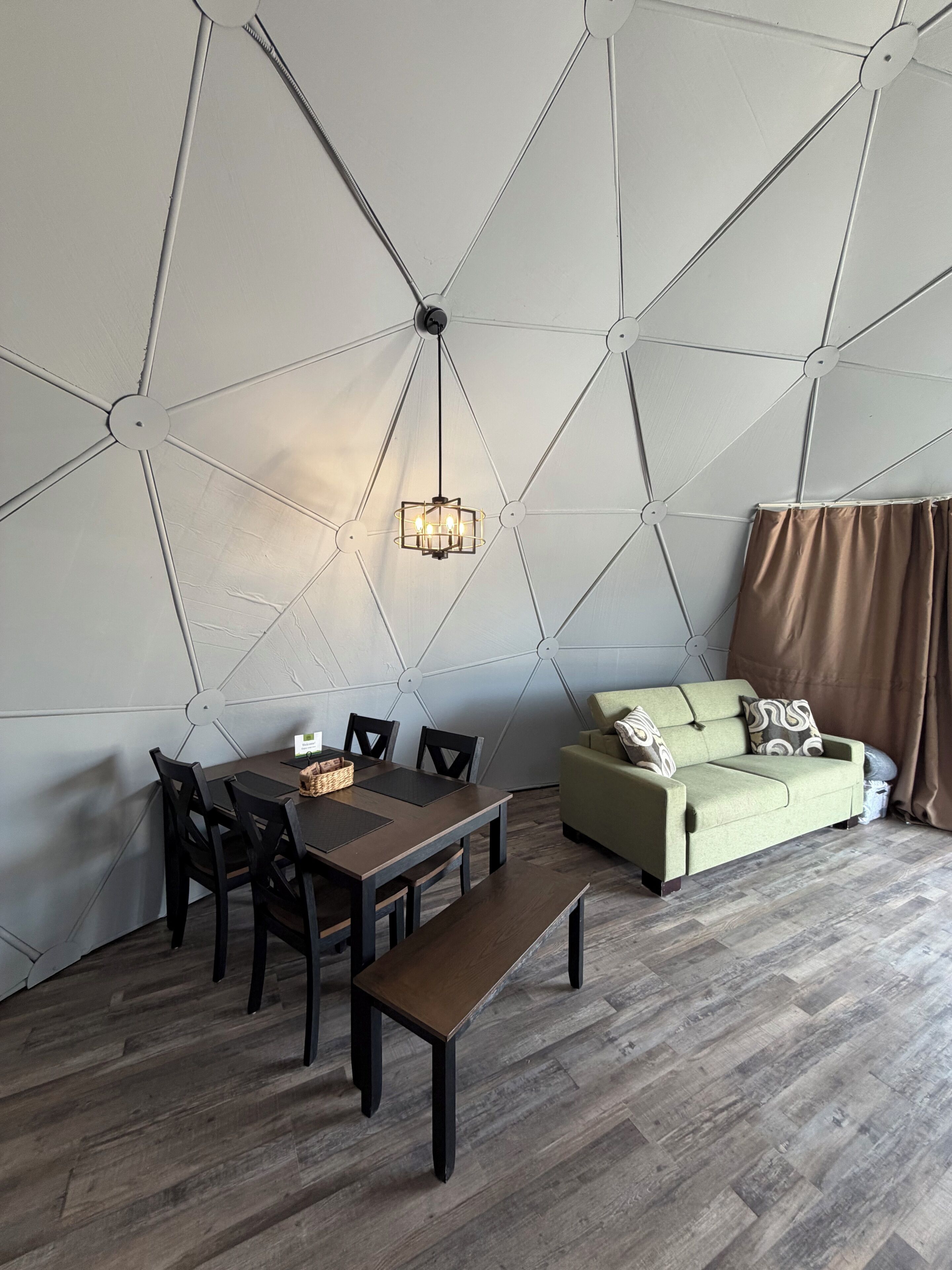 King Luxury Dome 17 | Living area