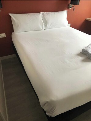 8 bedrooms, WiFi