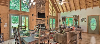 Great for Families! Lavish Hiawassee Cabin