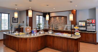 1 Bedroom | Outdoor Pool and Hot Tub + Free Wifi