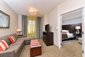 1 bedroom, iron/ironing board, free WiFi, bed sheets - 1 Bedroom | Outdoor Pool and Hot Tub + Free Wifi (San Antonio)