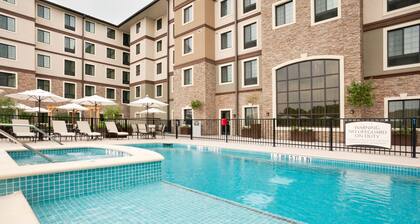 1 Bedroom | Outdoor Pool and Hot Tub + Free Wifi