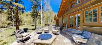 Secluded log cabin on Hurd Creek + Weddings/Events  ♥
