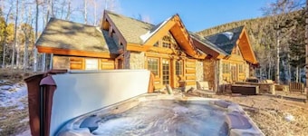Secluded log cabin along serene Hurd Creek ♥