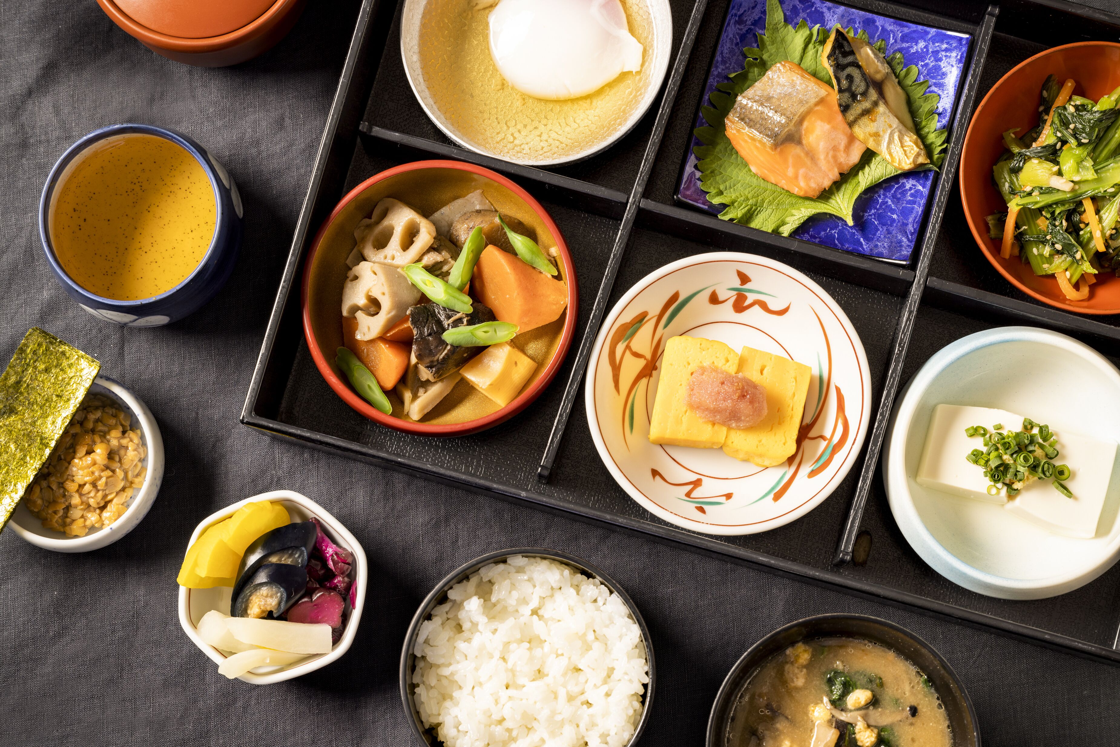 Daily buffet breakfast (JPY 3300 per person)