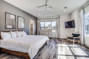 3 habitaciones, tabla de planchar con plancha, wifi y ropa de cama 