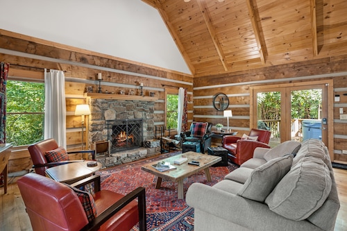 Quiet Cabin Retreat near Blue Ridge Mountains