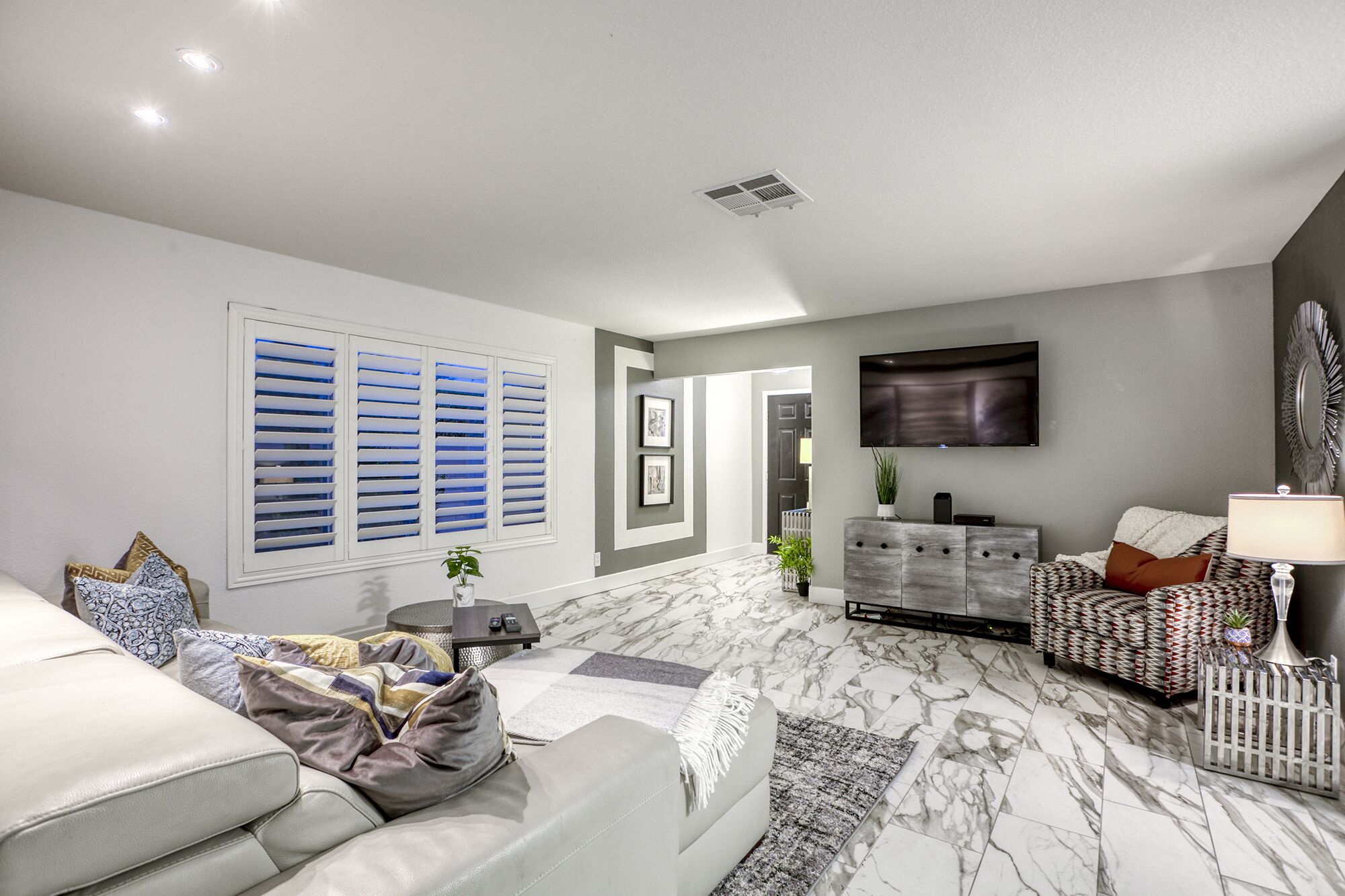 Luxurious 4 Bedroom Villa With A Pool - Las Vegas, NV