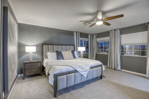 4 Schlafzimmer, Schreibtisch, Bügeleisen/Bügelbrett, kostenloses WLAN