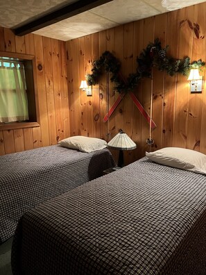 5 makuuhuonetta, silitysrauta/-lauta, ilmainen Wi-Fi, vuodevaatteet