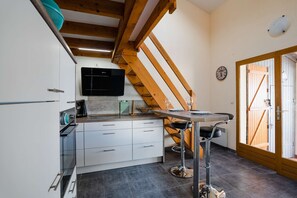 Kühlschrank, Mikrowelle, Ofen, Geschirrspüler