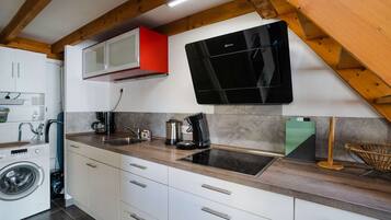 Réfrigérateur, micro-ondes, four, lave-vaisselle