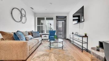 智能电视、壁炉