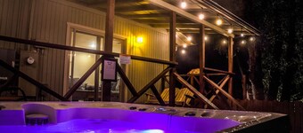 King Bed, Hot Tub, Valley Views, Near Yosemite