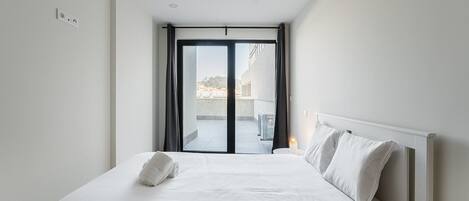 1 bedroom, iron/ironing board, internet, bed sheets