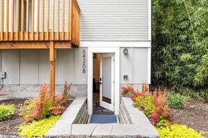 Exterior detail - Modern, new & industrial in Georgetown (Seattle)