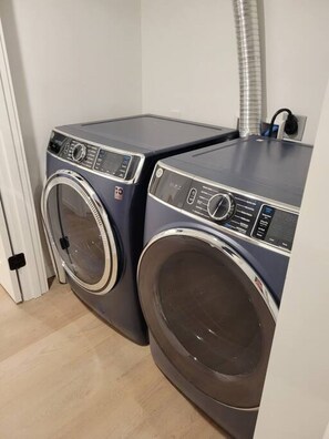 Interior - Modern, new & industrial in Georgetown (Seattle)