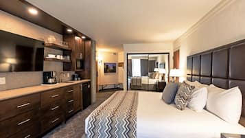 2 bedrooms, in-room safe, desk, iron/ironing board