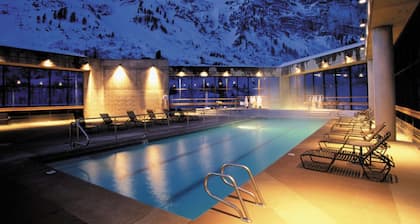 Ski in Ski out at the Cliff Lodge!