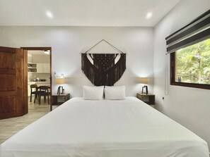 2 Schlafzimmer, Schreibtisch, Bügeleisen/Bügelbrett, Reisekinderbett