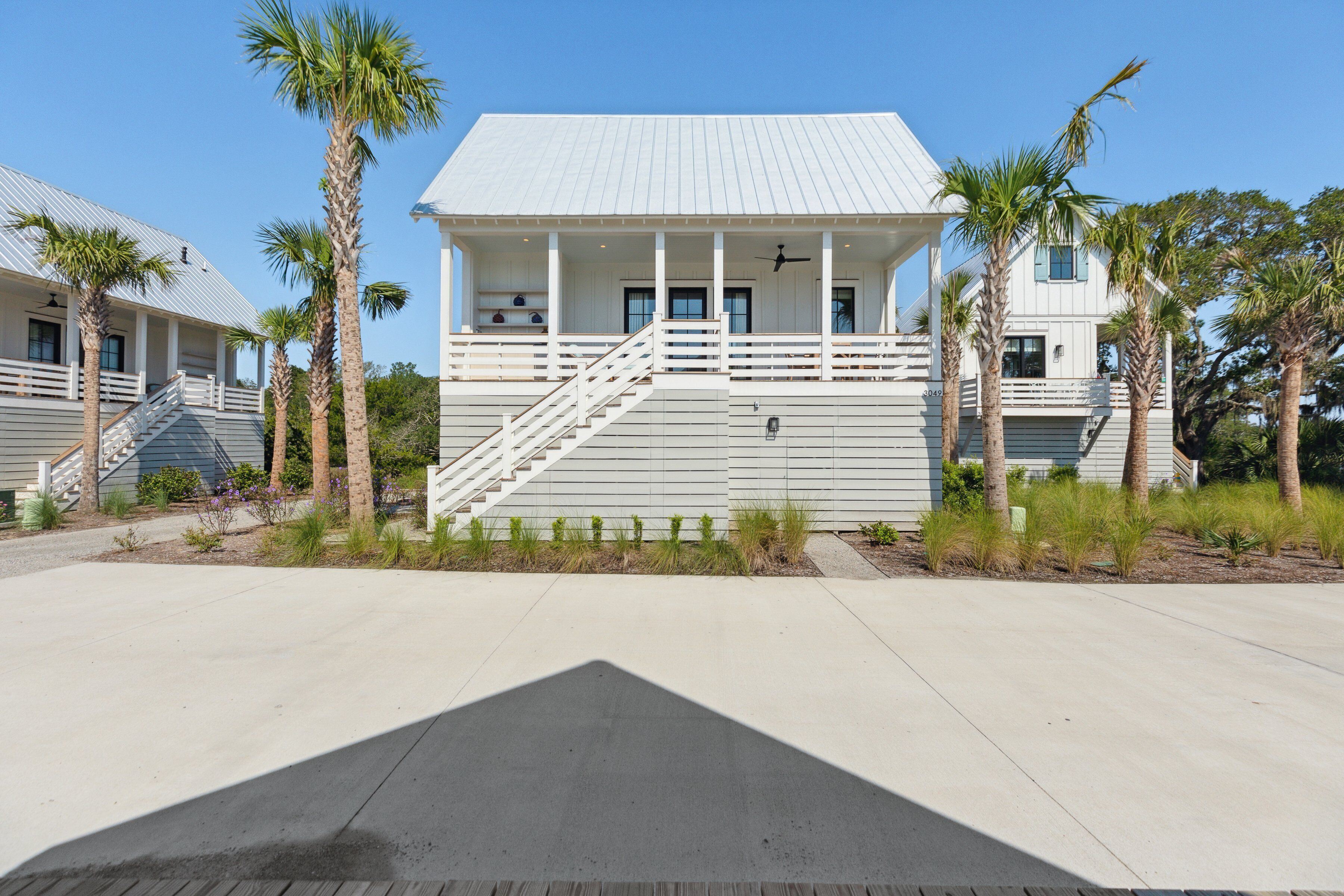 “The Bluebird” (3049 Southerly Way) 2 person creekside bungalow at Kiawah River * EV Charger ~