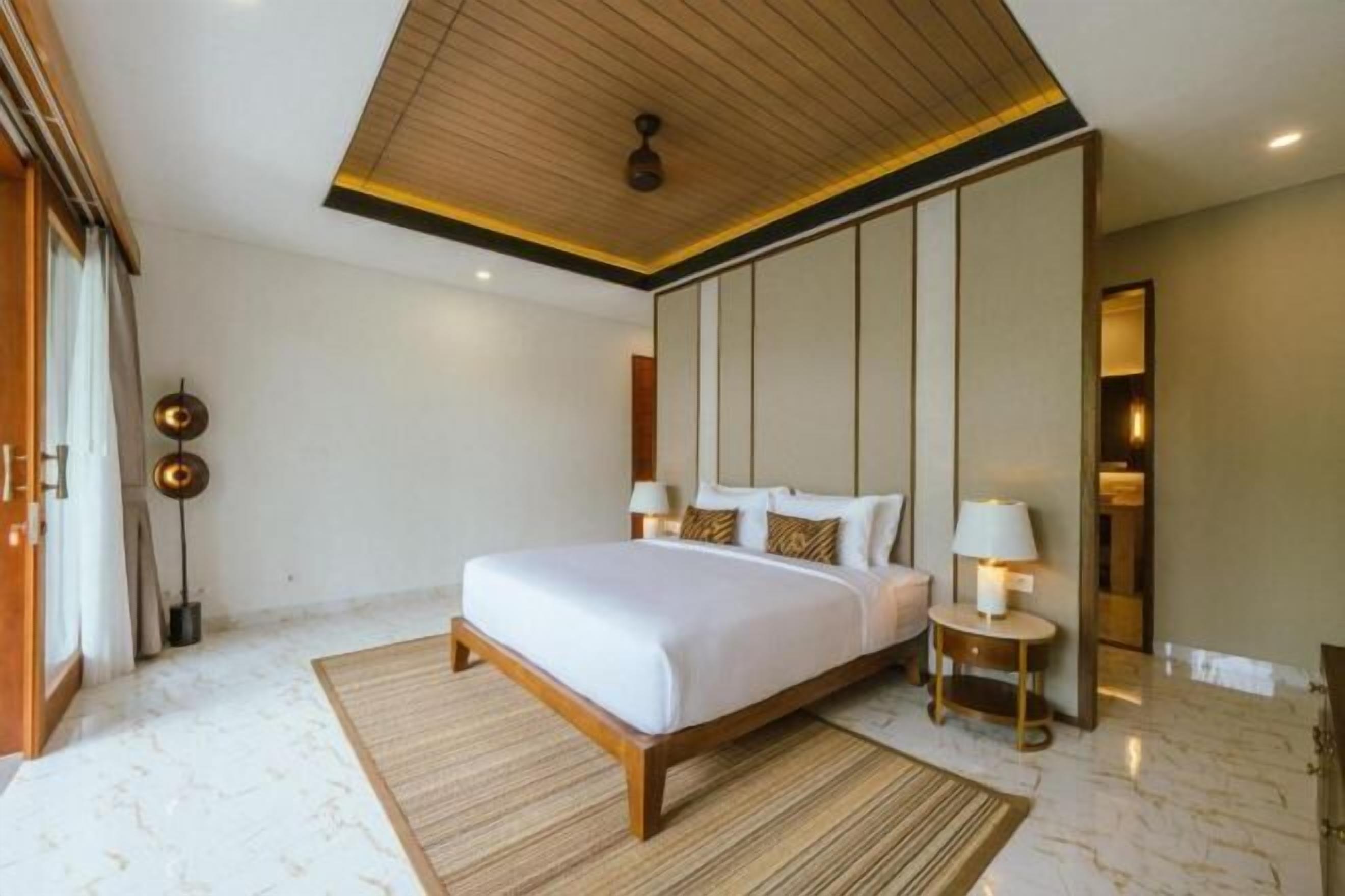 5 bedrooms, memory-foam beds, free minibar items, individually furnished