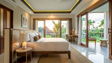 5 bedrooms, memory-foam beds, free minibar items, individually furnished