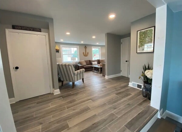 Interior - Newly renovated 3 Bed/2 Bath steps from the water! (Narragansett)