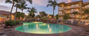 Outdoor pool - 2 Bedroom Maui Condo - Sleeps 6 (Kihei)