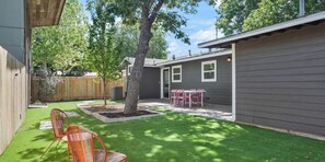Outdoor dining - Trendy Zilker House w EV Charger Near SoCo (Austin)