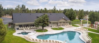 Eagle Crest Resort! Lots of Amenities! (Nights 5,6 & 7 only $50 each)