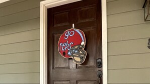 A wooden door with a 'go 49ers' decal and a 'HOME' mat at the entrance. - LOCATION!! LOCATION!! LOCATION!! (Oxford)