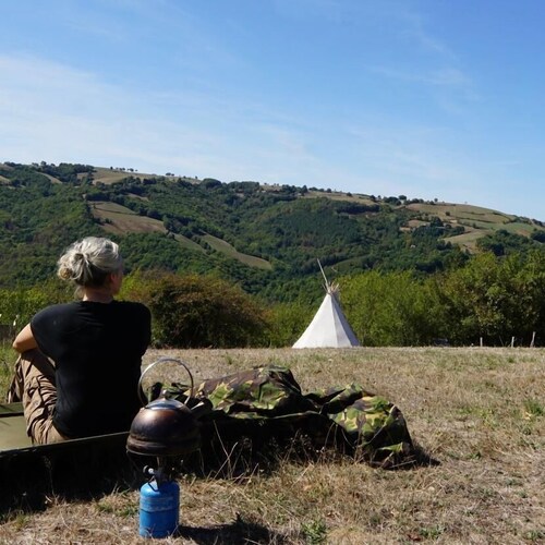 Captivating Tipi dans La foret du Dragon in Murols