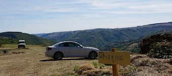 Captivating Tipi dans La foret du Dragon in Murols