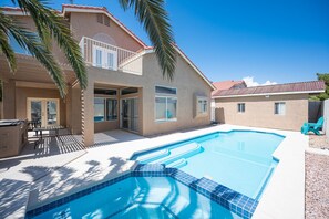 Pool - Luxurious-Modern Home W/ Pool & Self Check-In (North Las Vegas)