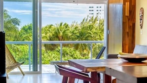Premium appartement, 2 slaapkamers, uitzicht op zee | Dineerruimte
