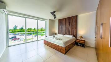Superior Apartment, 2 Bedrooms, Sea View | In-room safe, laptop workspace, blackout curtains, iron/ironing board