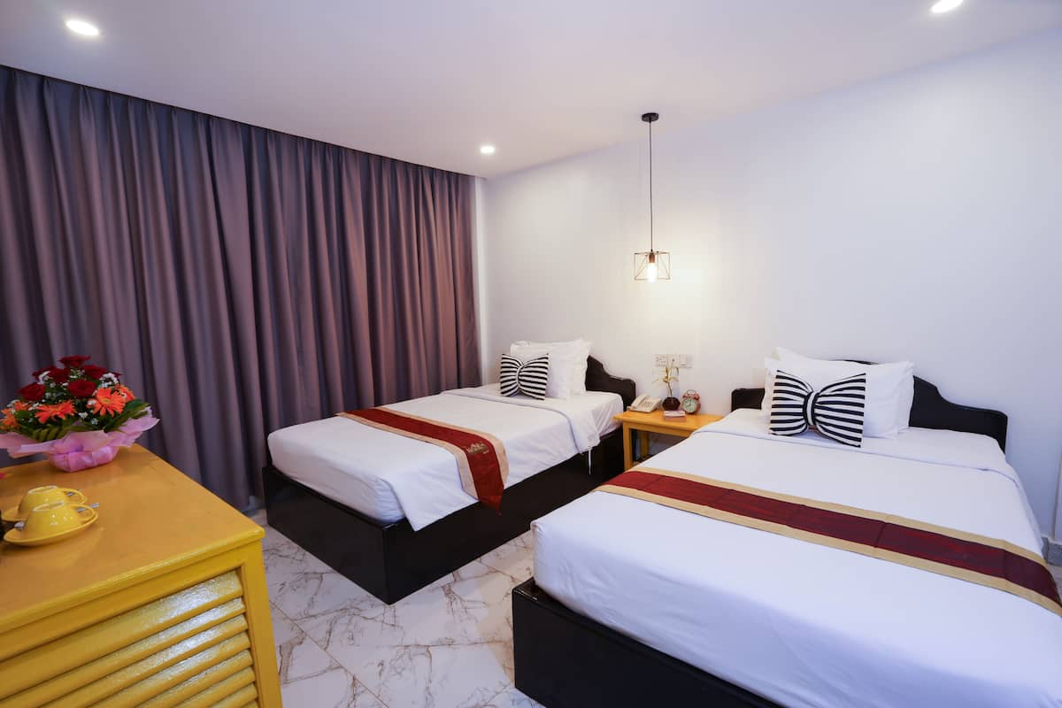 Superior Twin Room | Egyptian cotton sheets, premium bedding, minibar, desk