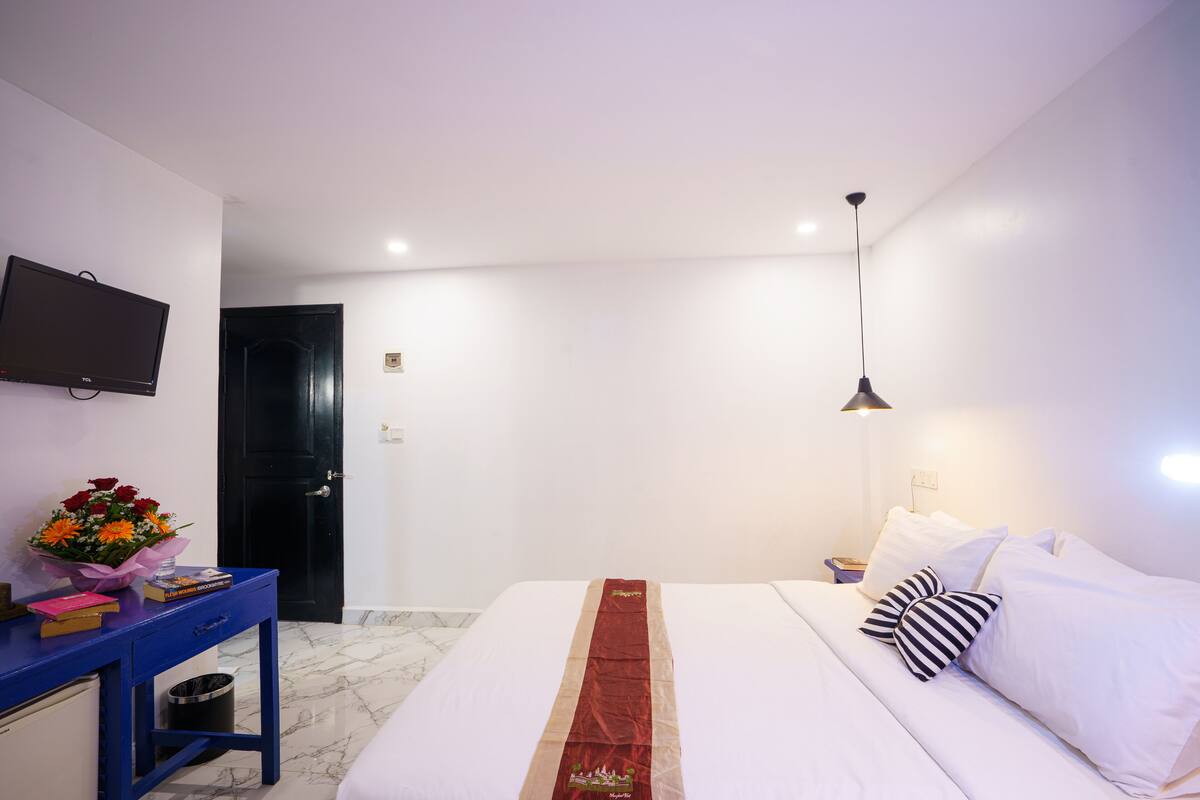 Superior Double Room | Egyptian cotton sheets, premium bedding, minibar, desk